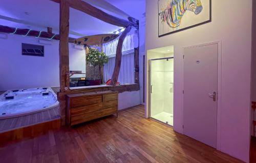 Saint-Ouen-du-Breuil House | Maison Spapiscine