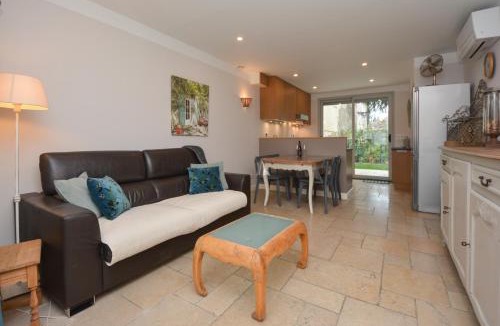 Tarascon House | Maison Tarascon