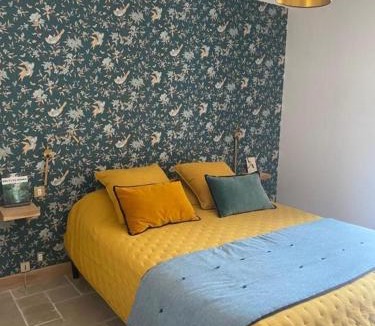Mondragon Bed & Breakfast | Maison Terre de Lune