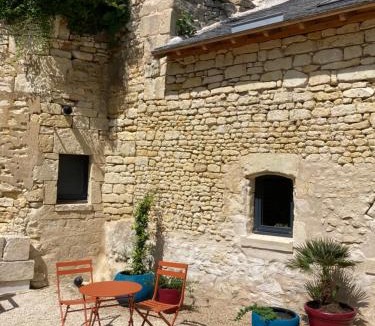 Deneze-sous-Doue House | Maison Troglodyte La Hulotte - Charme et tranquillité