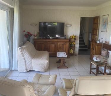 Tilhouse House | Maison tuquet
