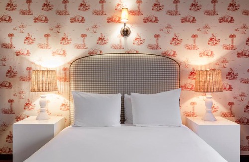 Wilshire Montana Hotel | Maison Twenty Seven