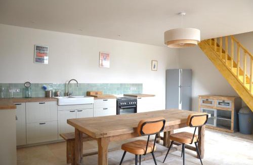 Plevenon House | Maison typique, 5 min de la plage, Cap Fréhel, GR 34, jardin, barbecue, wifi, tv