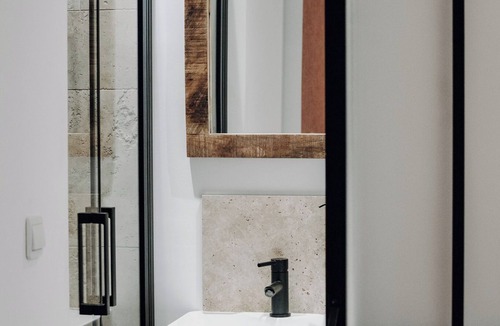 Beauraing Hotel | Maison Ubuntu