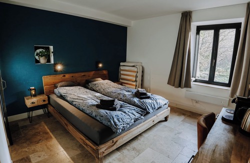 Beauraing Hotel | Maison Ubuntu