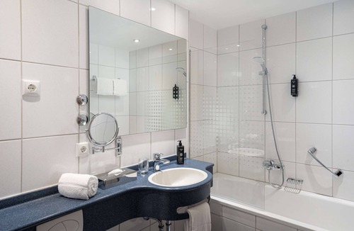 Bahnhofs- und Bismarckviertel Hotel | Maison Viktoria Augsburg