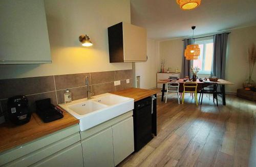 Les Roches-de-Condrieu Villa | Maison vue sur le Rhône à proximité du port