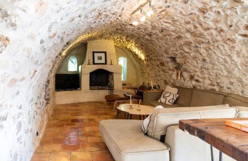 Chateauneuf-Villevieille Villa | Maison XVII - Authenticité et luxe contemporain