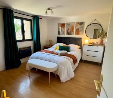Tosny House | Maison Zoé, Country House, 6 pers, BBQ