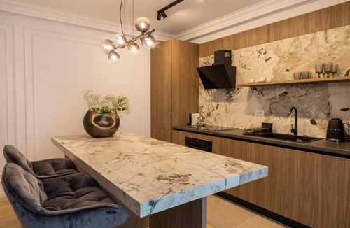 Timisoara Apartment | MaisonA - Modern and Stylish Near Center