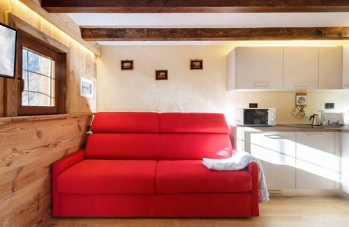 Singlin Apartment | Maisonette Grené is a romantic mountain style apartment outside the Valtournenche village