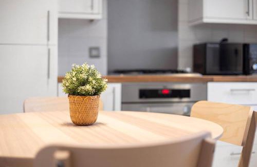 Galashiels Apartment | Maisonette Hideout with free street parking