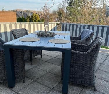 Mariaweiler-Hoven Apartment | Maisonette Wohnung mit Dachterrasse - keine Vermietung an Monteure No1