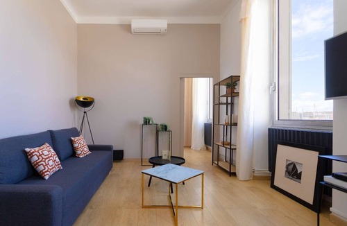 Saint-Victor Apartment | MaisonMars Le Rive Neuve Sea View