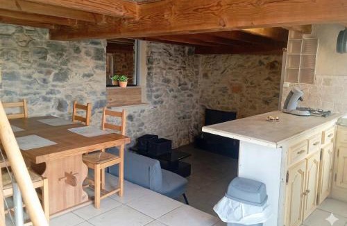 Saint-Victor-de-Malcap House | Maisonnette en pierre