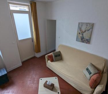 Villiers-sous-Grez Apartment | Maisonnette cosy Côté forêt