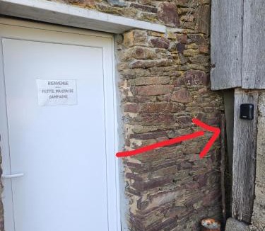 Saint-Ouen-La-Rouerie House | Maisonnette de campagne