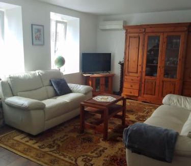 Le Puid House | Maisonnette de village du XVlle siécle
