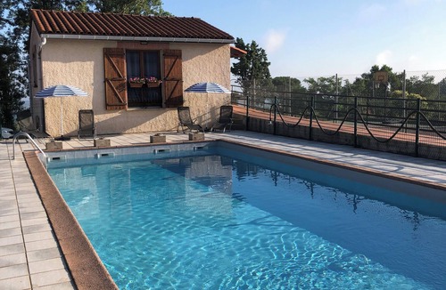 Revel House | Maisonnette in residence with swimming pool on the shores of Lake Saint Ferréol