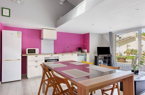 Begadan House | Maisonnette Le Cabassou du Médoc – Ground Floor, Near Beaches, Terrace, Pool Access