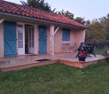 Orgedeuil House | Maisonnette "Les Volets Bleus"