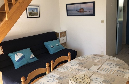 Saint-Philibert House | Maisonnette Typique, Terrasse, Bien Située -T265