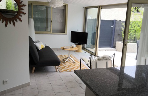Grand Sud House | Maisonnette with swimming pool access, on the campsite