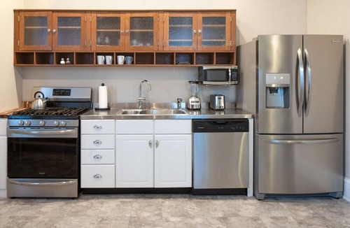 Walnut Hills Apartment | Majestic and Spacious 3 Bdrm 2 Bath