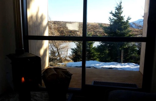 Stag And Spey Cabin | Majestic Cabin Rental with Ski Access near Lyford, South Island