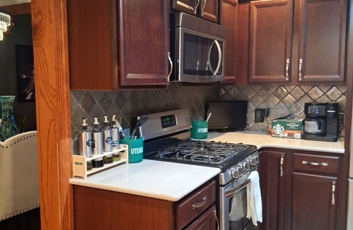 Ashtabula House | Majestic lake front home w/Private Beach in Ashtabula-Min from GOTL