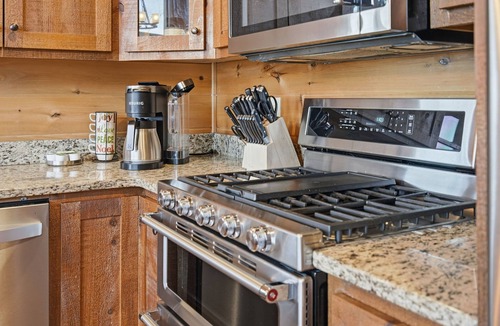 Blue Ridge House | Majestic Mountaintop Escape