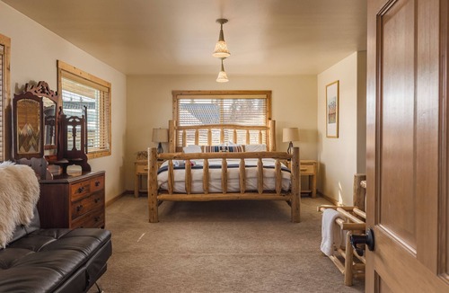 Glacier View Cabin | Majestic Valley Wilderness Lodge