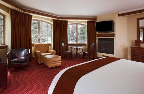 Vail Hotel | Majestic Views! Great and Spacious Unit, Hot Tub and Parking Available!
