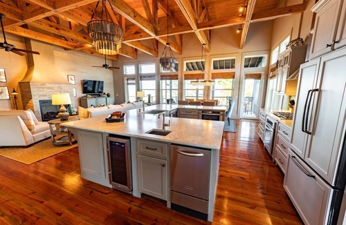 Plantation House | Make Waves for LESS 20% OFF! 'Forcynthia' Luxury Bay Home 4BR/4.5BA