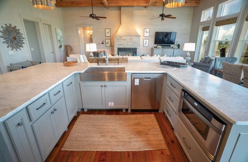 Plantation House | Make Waves for LESS 20% OFF! 'Forcynthia' Luxury Bay Home 4BR/4.5BA