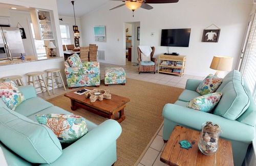 East End House | Make Waves for LESS 20% OFF! Family Friendly