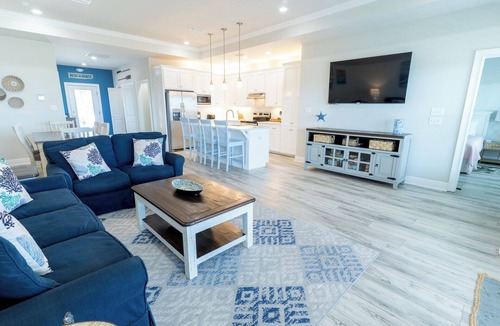 East End House | Make Waves for LESS 20% OFF! GOLF CART, Pool Heat/Chill Option, 4BR/4BA