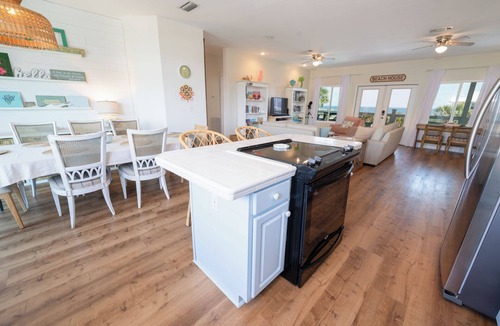 East End House | Make Waves for LESS 20% OFF! Across Street from Beach, Private Pool