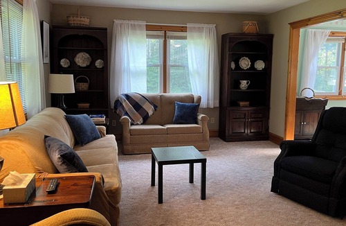 Sheffield House | Make your getaway to the Berkshires! Convenient to skiing, races, music & dance!