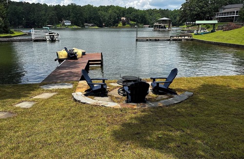 Jacksons' Gap House | Make your summer memories vacation now! Outdoor firepit. Quiet cove. Flat lot.