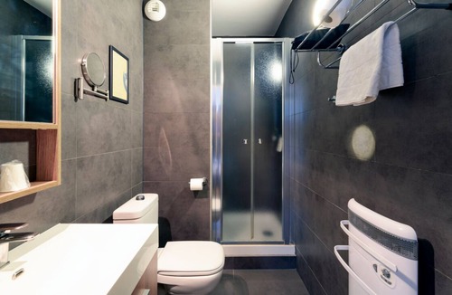 Contades Hotel | Make Your Trip More Enjoyable! Near Place du Marché Gayot! Pets are Allowed!