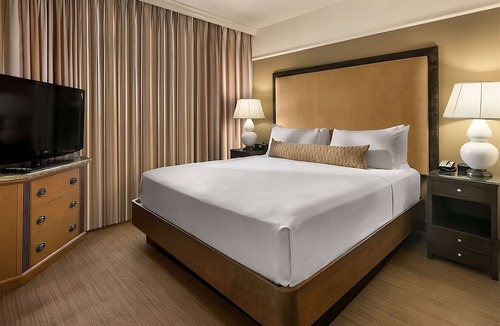 Gainey Village Villas Hotel | Make Your Trip More Enjoyable! w/Pool, Near OdySea Aquarium, Pet-Friendly!