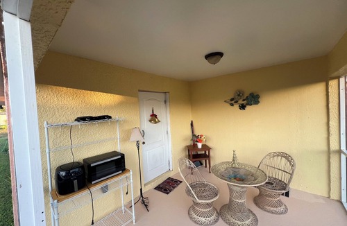 Lehigh Acres Apartment | Make yourself at home in this delightful 1-bedroom Lehigh Acres retreat.