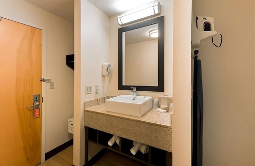 East Garden City House | Making the Best Memories Along the Way! 2 Great Units, Minutes to NYCB Theatre!