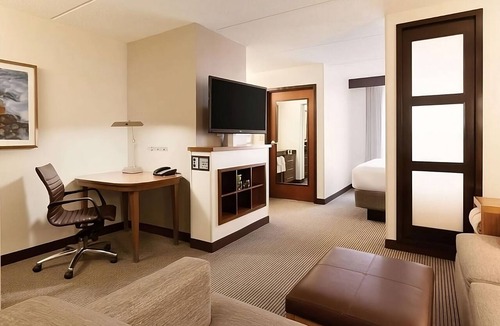 Gwinnett Place Hotel | Making The Best Memories Along The Way! Close to Pirate’s Cove Adventure Golf!