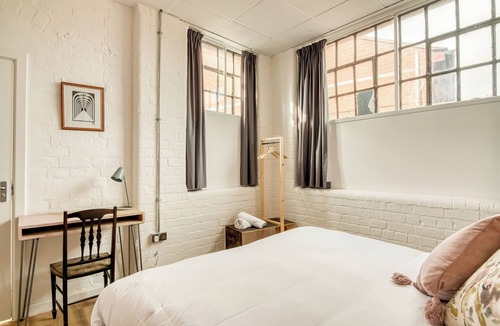 Birmingham City Centre Hostel | Malacuna Birmingham
