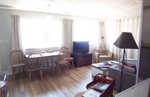 Powell River House | Malaspina Strait Cottage