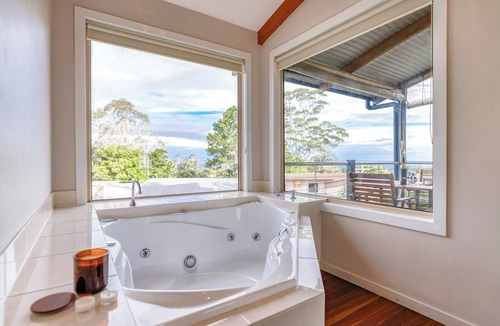 Maleny Hotel | Maleny Terrace Cottages