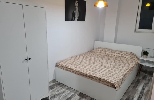 Bacau Apartment | Mall First Cool Place
