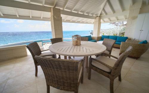 Long Bay Villa | Maltese Falcon - by ZenBreak